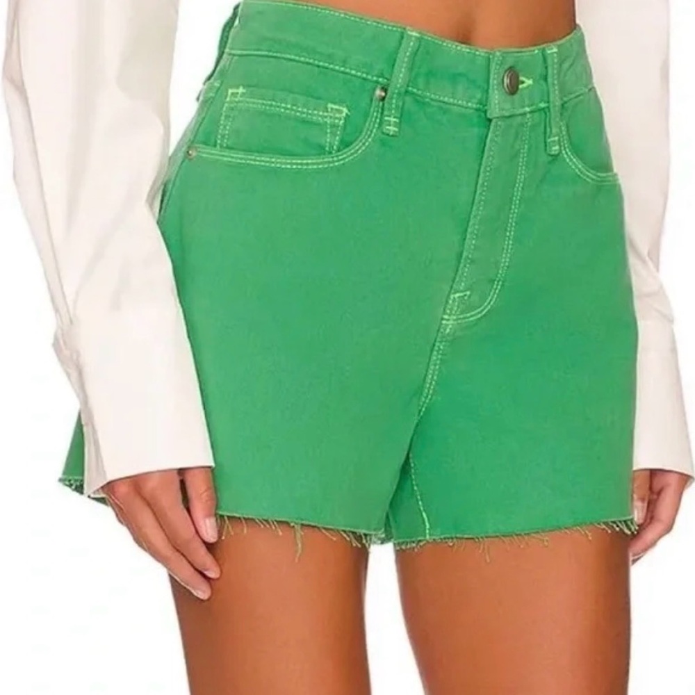 NWT, GOOD AMERICAN high waisted denim shorts in color Summer Green size 8